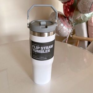 RETURNED Flip straw tumbler Stanley the ice flow water bottle
